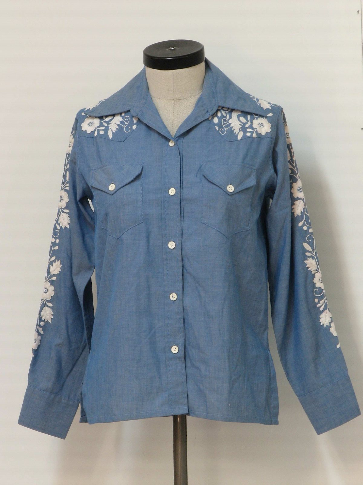 Vintage 1970's Western Shirt: 70s -Helen Cerda- Womens blue and white ...