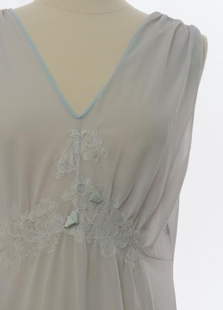 Retro 60's Womens Lingerie - Nightgown: 60s -Holly Vassarette by  Munsingwear- Womens pale dusty blue background with white roses lace  appliques at front and back waistline, light blue ribbon trim and piping